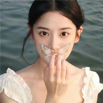 裸体的孩子