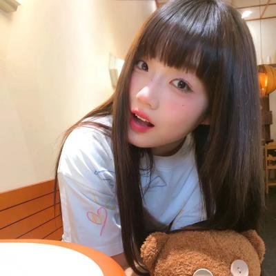 滑板女孩